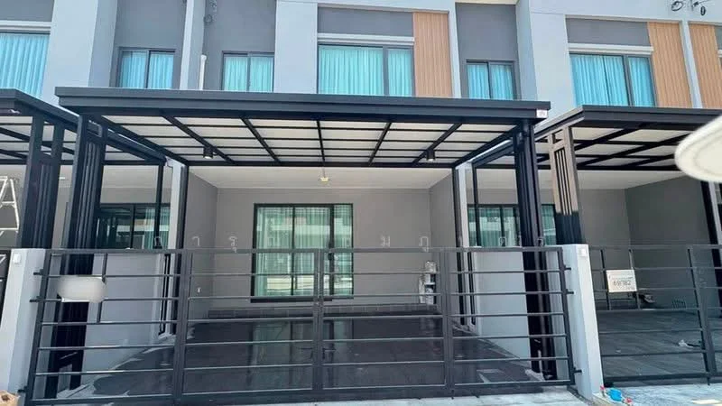 3 Bedroom condo in Pleno Sukhumvit-Bangna 2