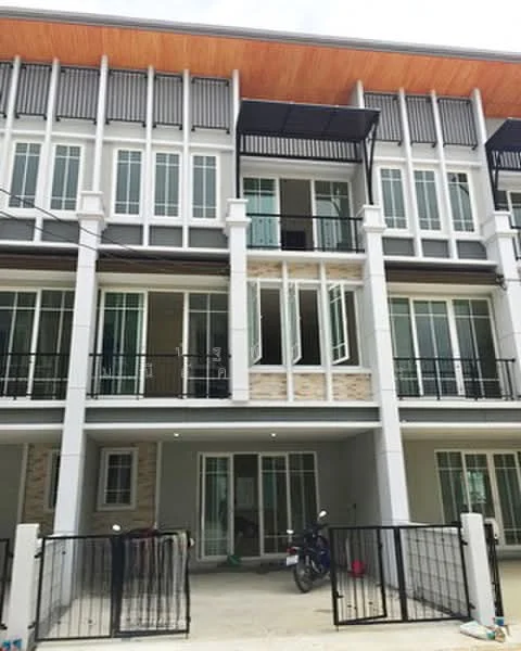 5 Bedroom condo in Golden Town 2 Pinklao - Charansanitwong