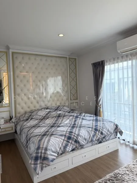 3 Bedroom condo in Baan Klang Muang Ratchaphruek-Rama 5