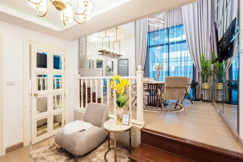4 Bedroom condo in The Crystal Condo