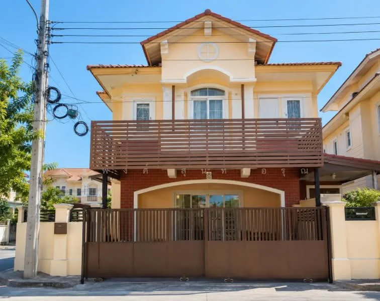 3 Bedroom condo in House Huai Khwang For Rent
