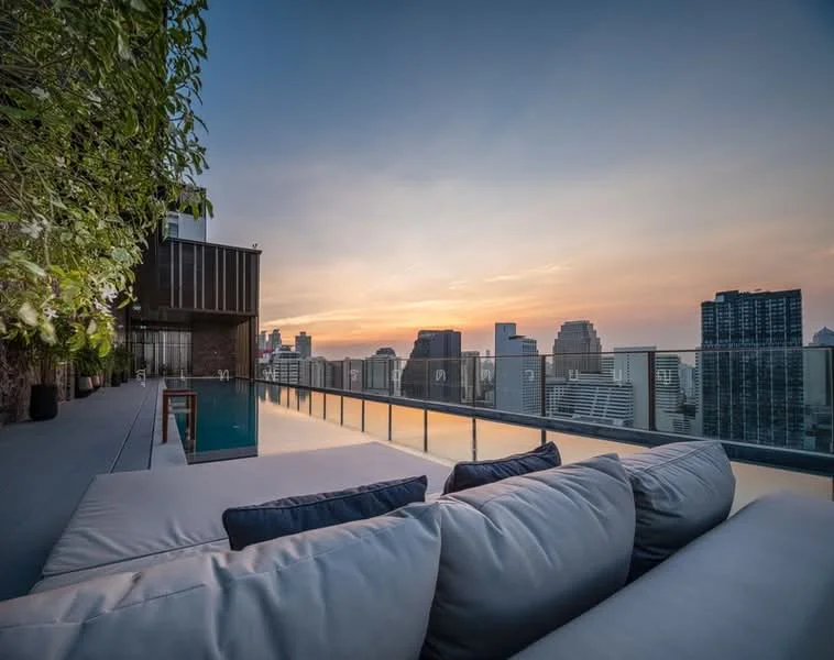 1 Bedroom condo in Noble Around Sukhumvit 33