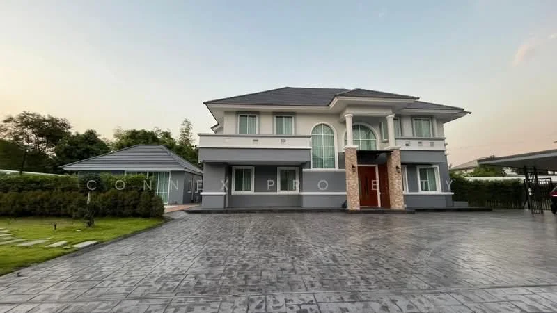 5 Bedroom condo in Baan Suan Neramit Watcharapol-Permsin