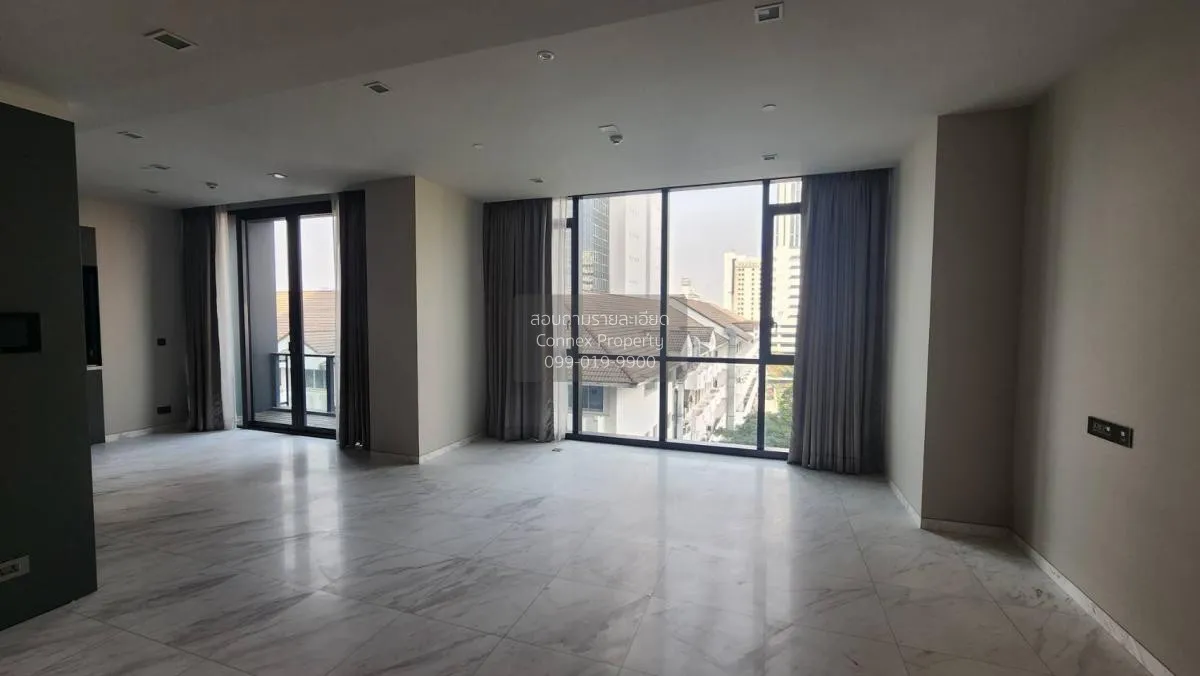 2 Bedroom condo in The Monument Thonglor