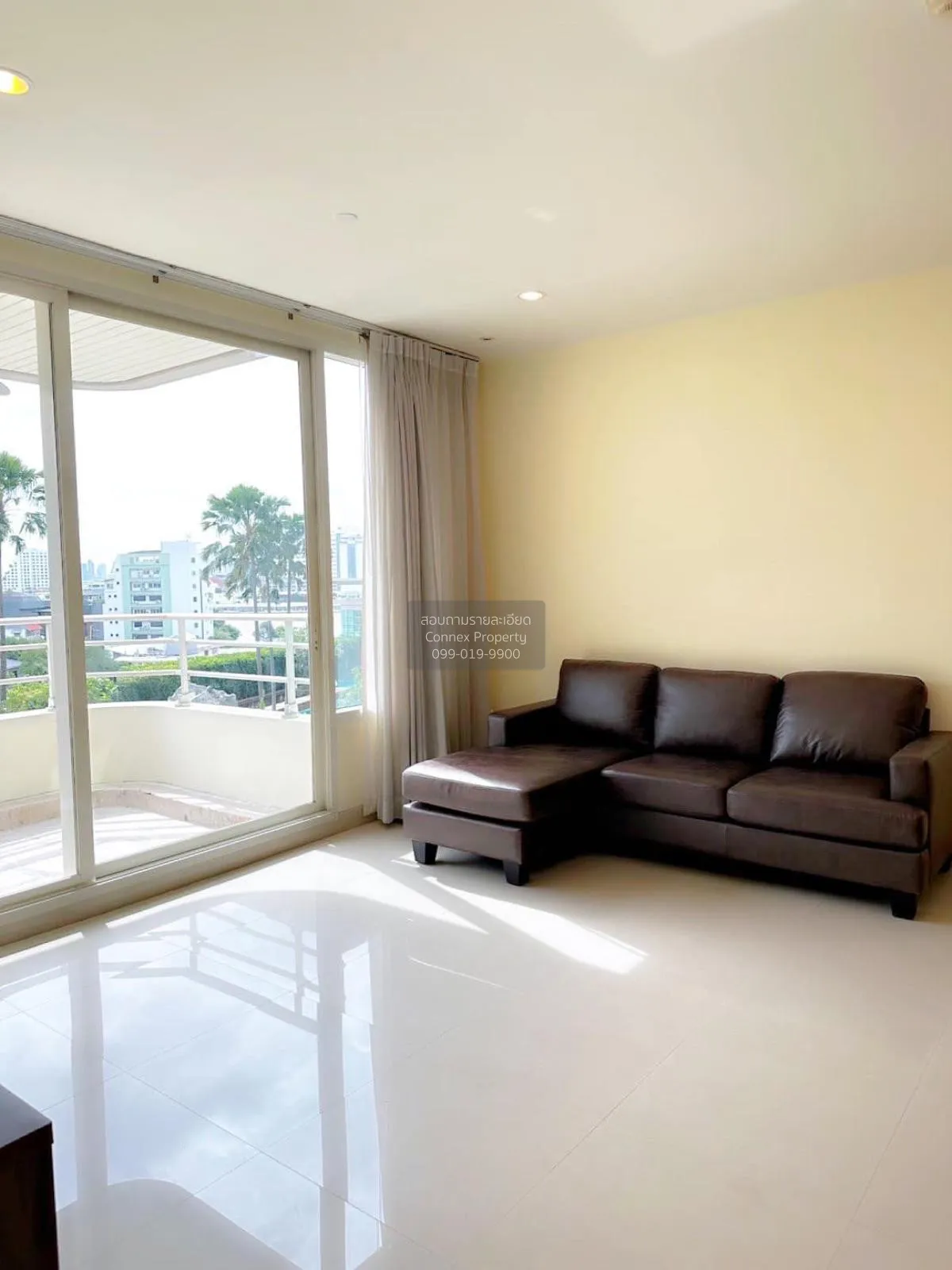 2 Bedroom condo in Watermark Chaophraya