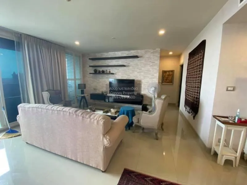 3 Bedroom condo in Watermark Chaophraya