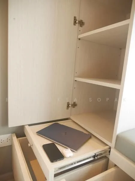 1 Bedroom condo in Life One Wireless