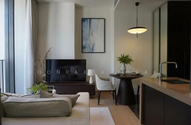 1 Bedroom condo in 28 Chidlom