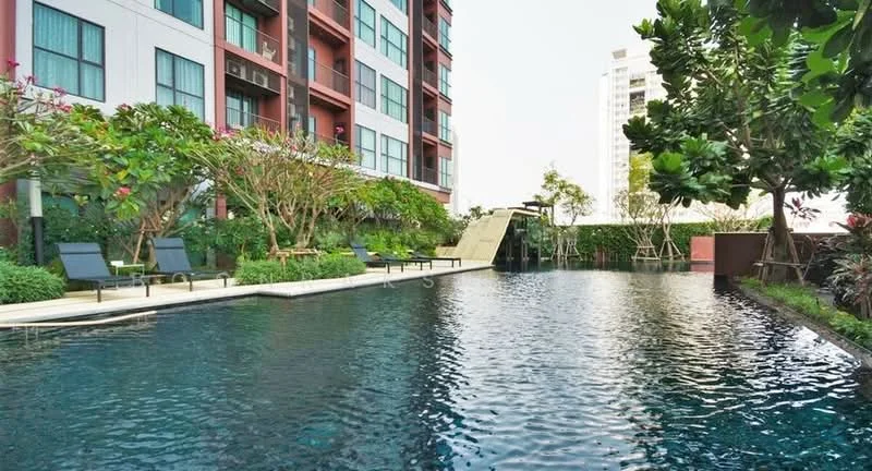 2 Bedroom condo in Wyne Sukhumvit