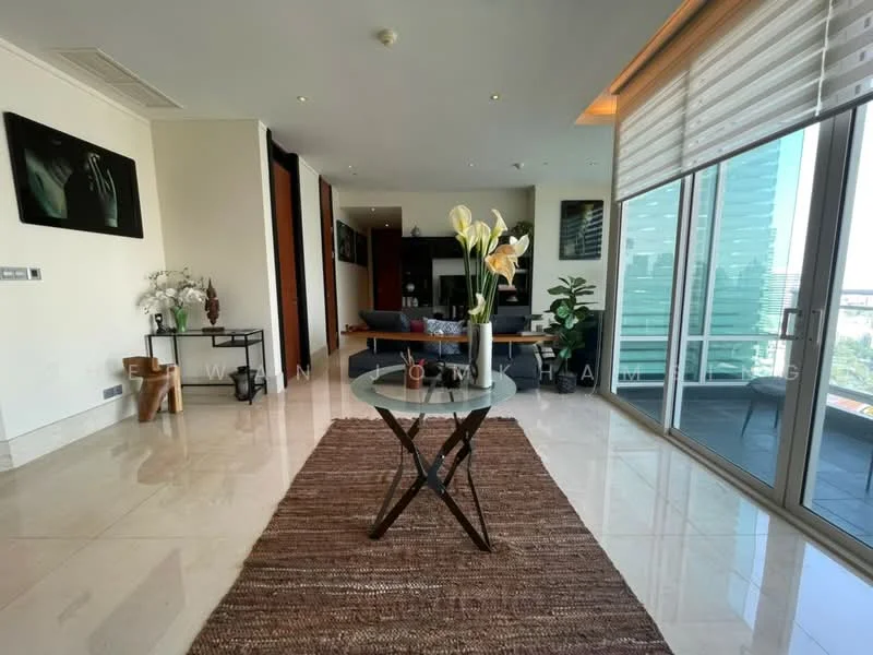 2 Bedroom condo in The Infinity
