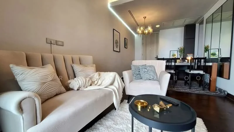 2 Bedroom condo in The Lumpini 24