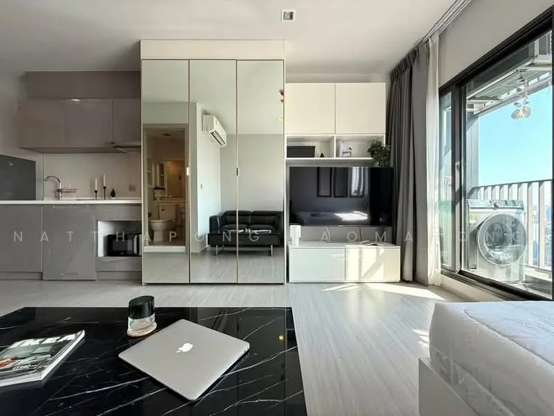 1 Bedroom condo in Life Asoke-Rama 9