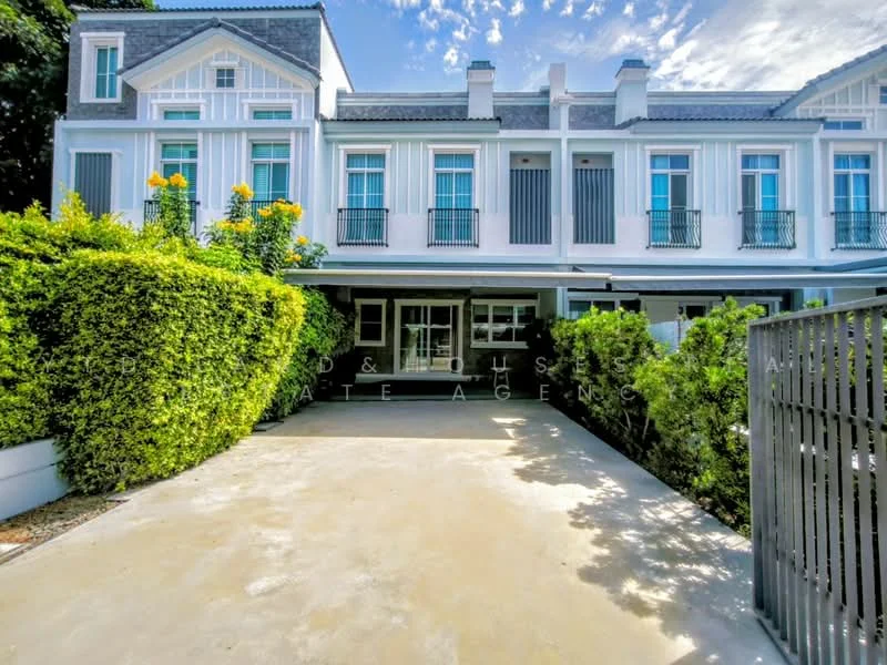 3 Bedroom condo in Indy 2 Bangna-Ramkhamhaeng 2
