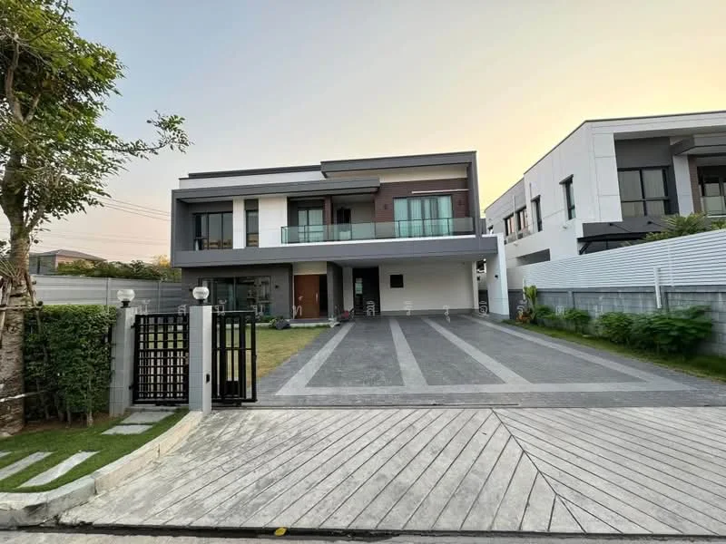 4 Bedroom condo in The City Sukhumvit-Onnut