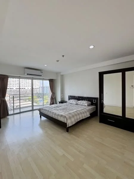 2 Bedroom condo in City Living Ratchada