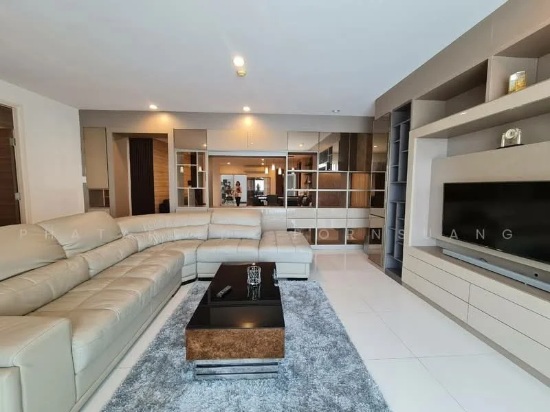 3 Bedroom condo in Supalai Prima Riva (Residential)