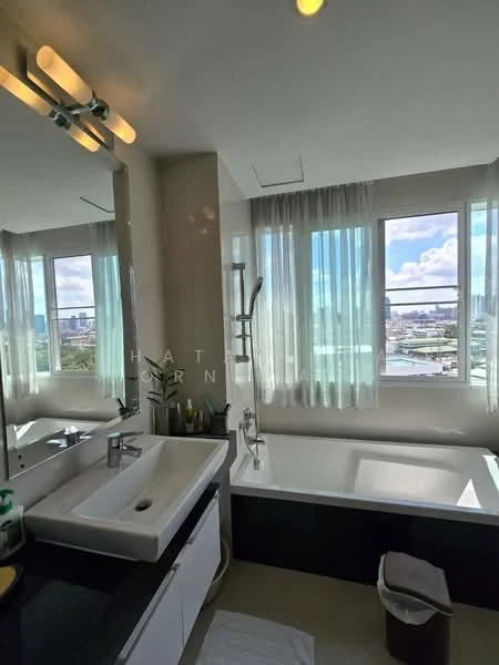 2 Bedroom condo in Supalai Prima Riva (Residential)