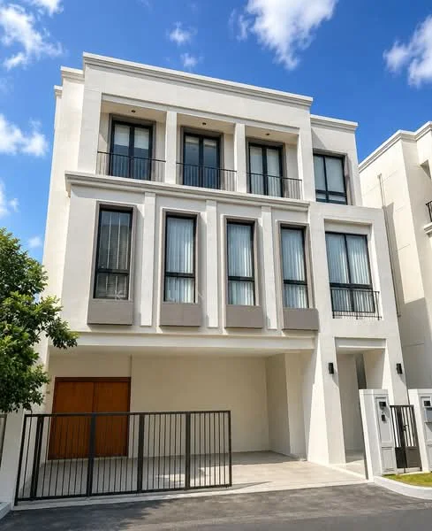 4 Bedroom condo in Aerie Srinakarin-Krungthepkreetha