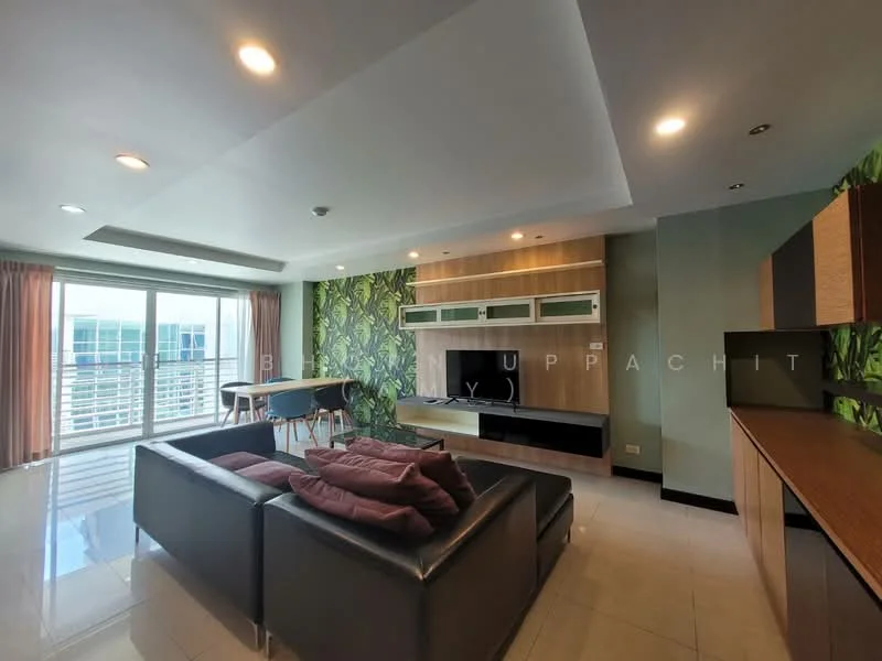 2 Bedroom condo in The Avenue Sukumvit 61