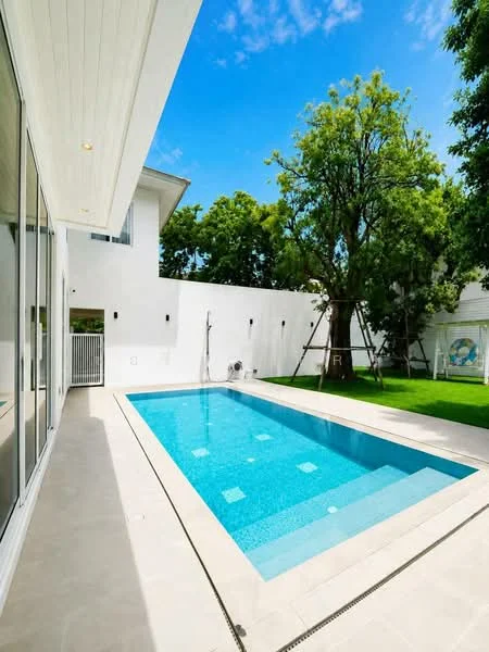 2 Bedroom condo in Noble Tara Town in Town