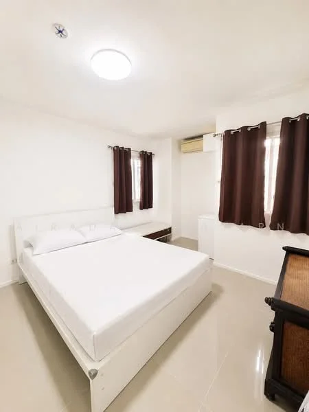 2 Bedroom condo in Kensington Bearing