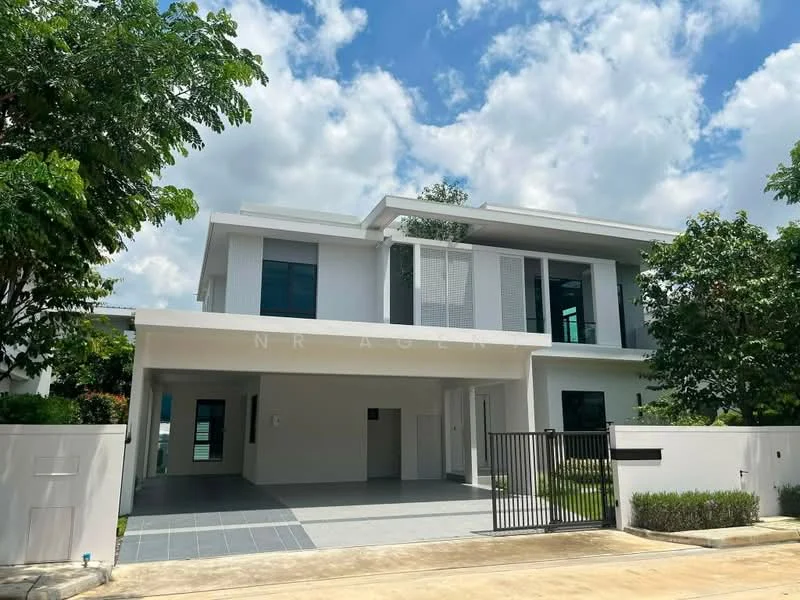 4 Bedroom condo in Mantana Bangna Km.15