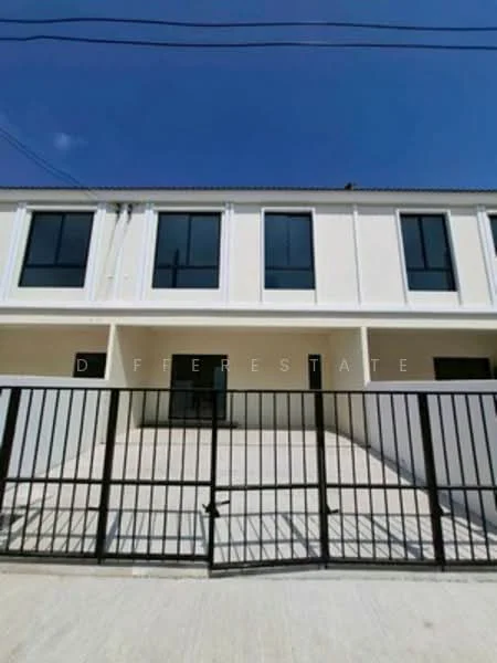 3 Bedroom condo in Pruksa Ville Theparak - Srinakarin