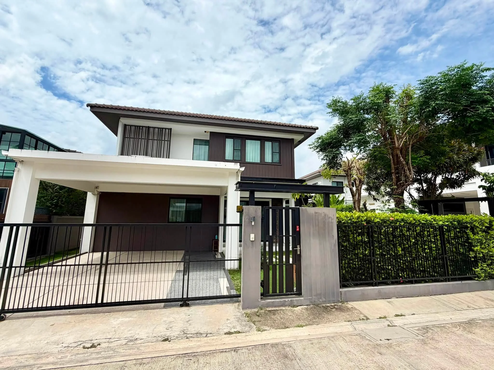 4 Bedroom condo in Mantana Bangna Km.7