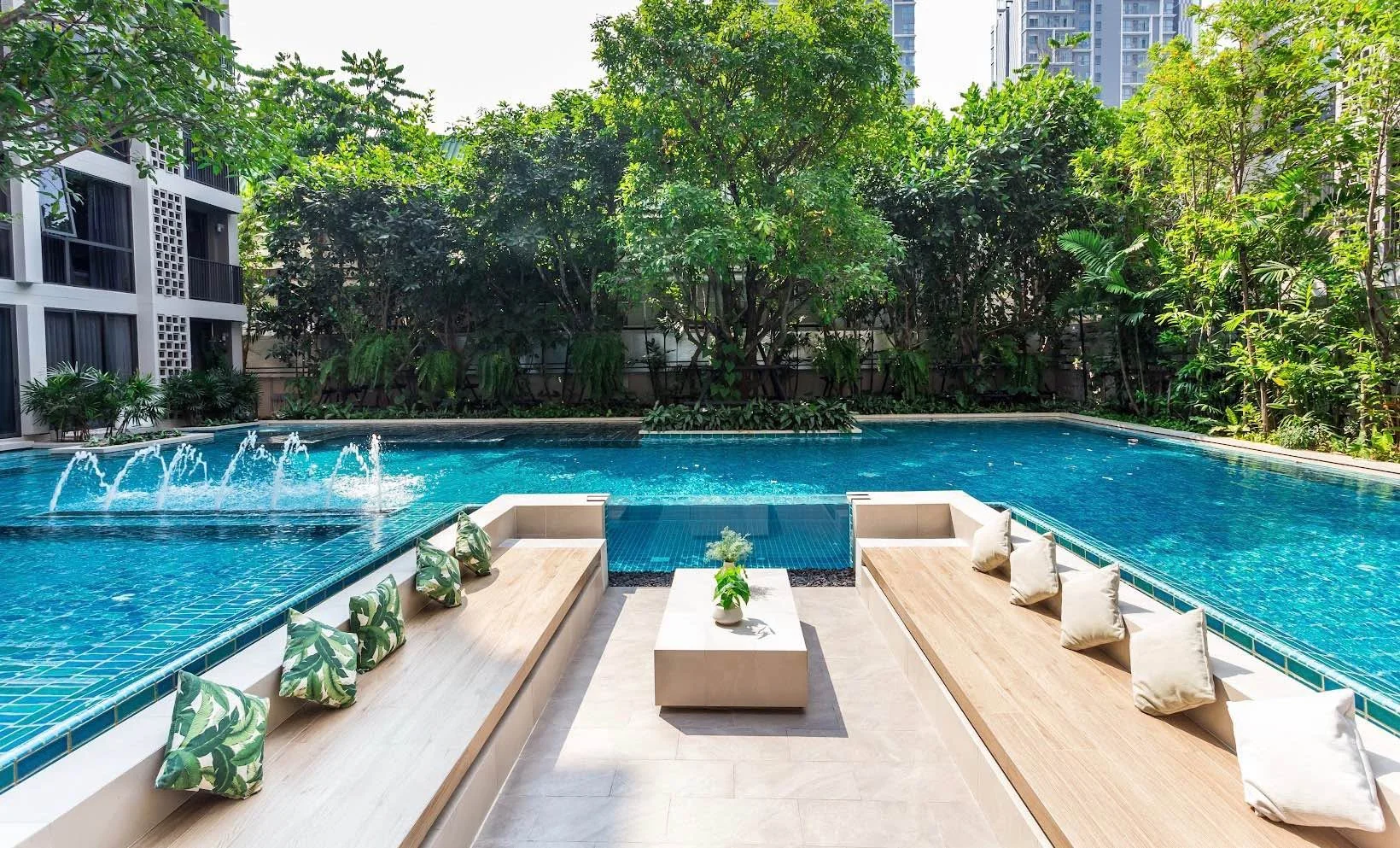 1 Bedroom condo in Chambers On-Nut Station