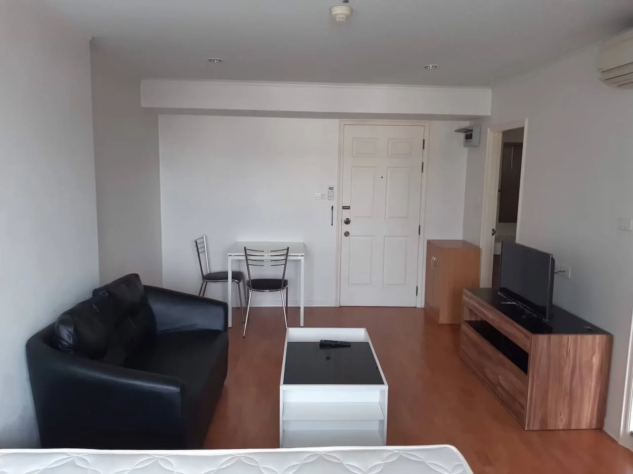 Studio condo in Lumpini Ville Ramkhamhaeng 44