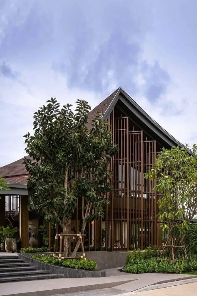 4 Bedroom condo in Burasiri Krungthep Kreetha