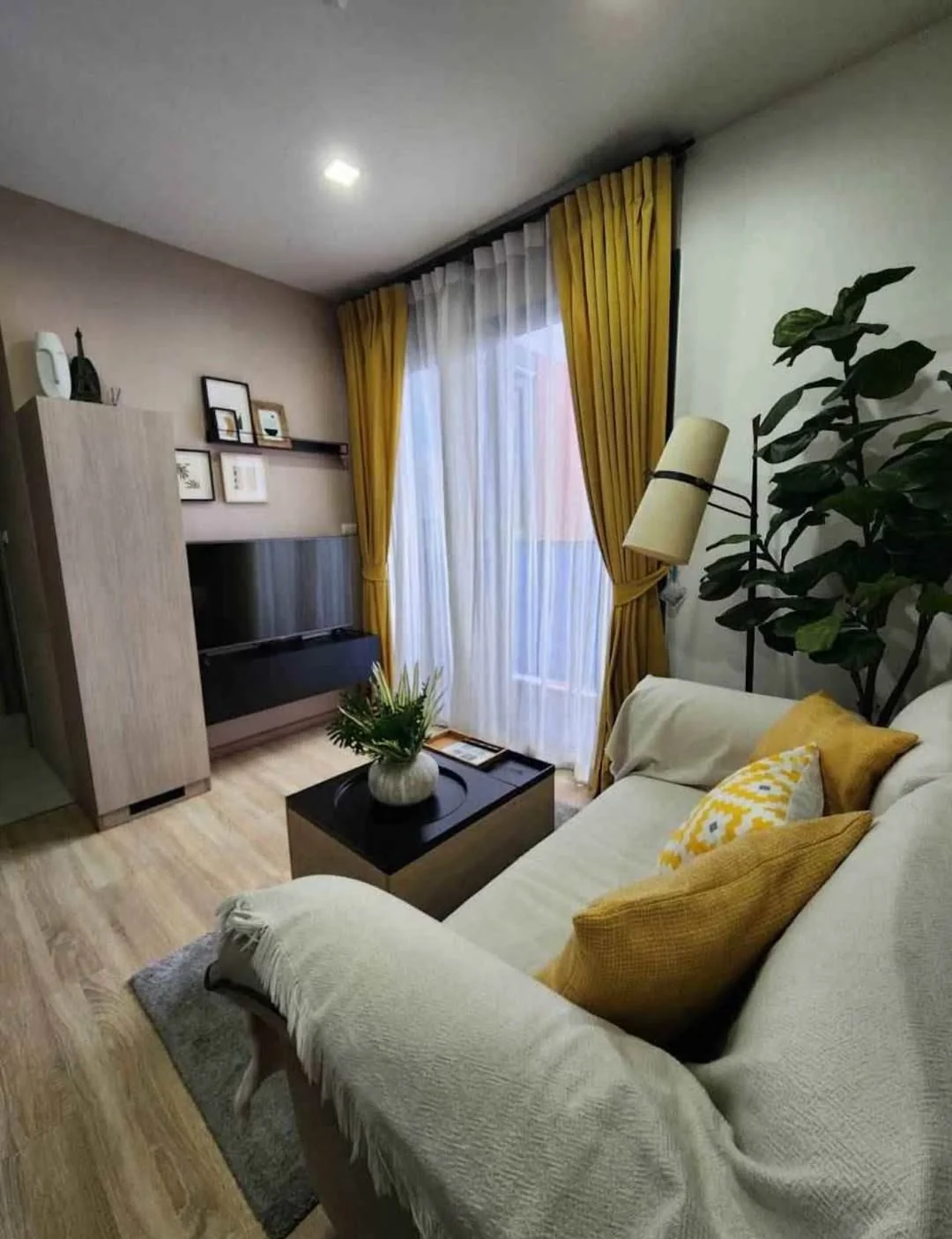 1 Bedroom condo in The Base Garden Rama 9