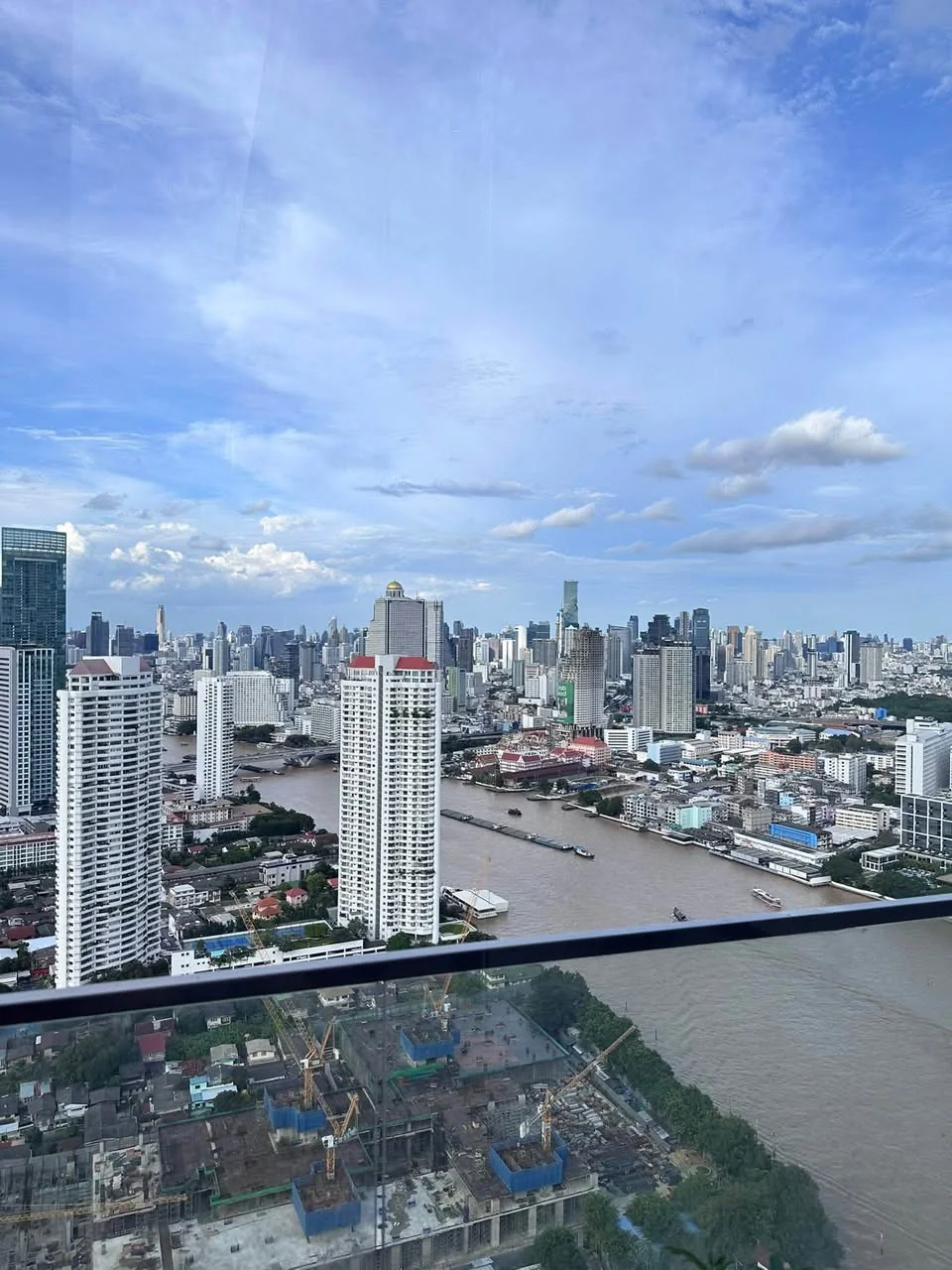 Studio condo in Chapter Charoennakhon–Riverside