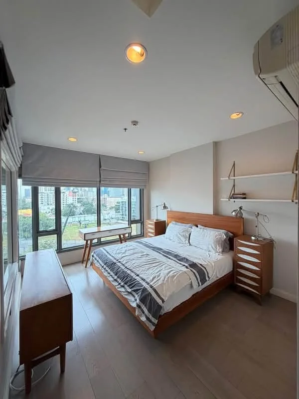 2 Bedroom condo in The Crest Sukhumvit 34