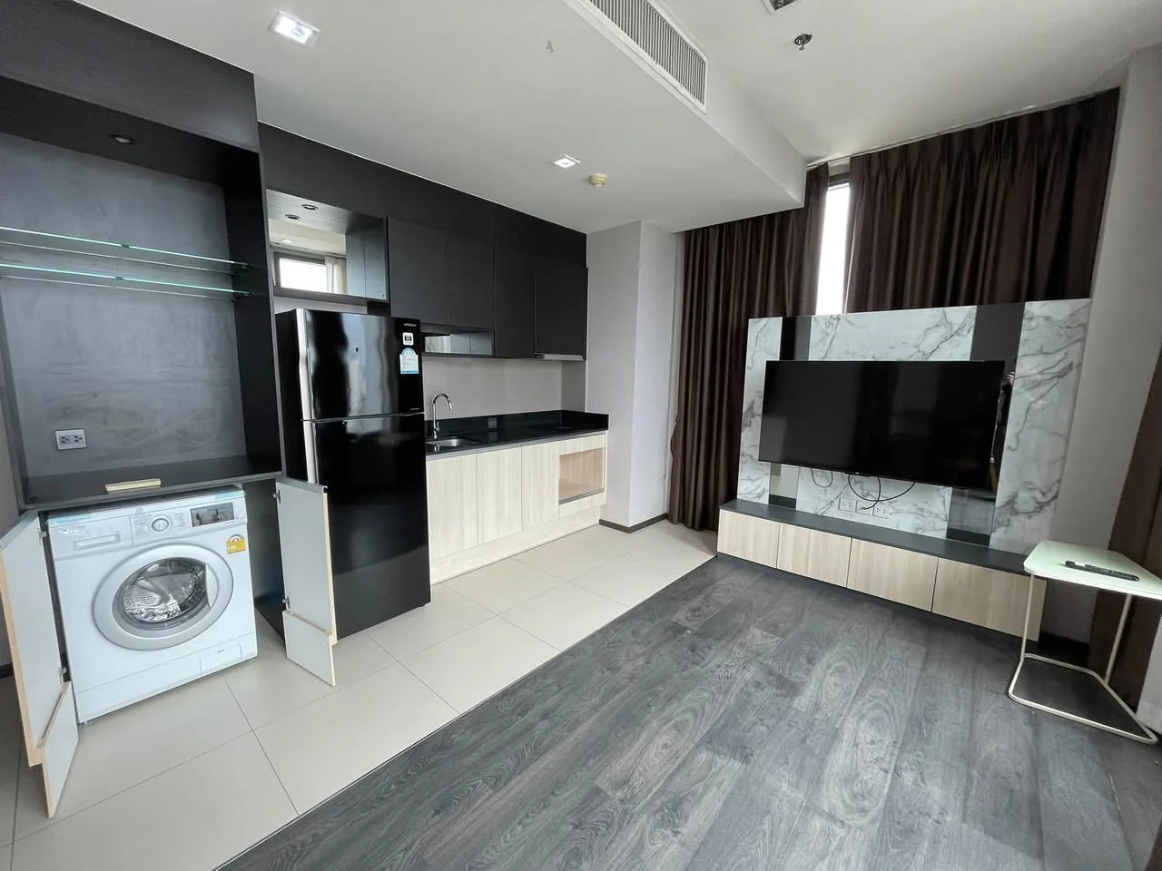 2 Bedroom condo in The Edge Sukhumvit 23