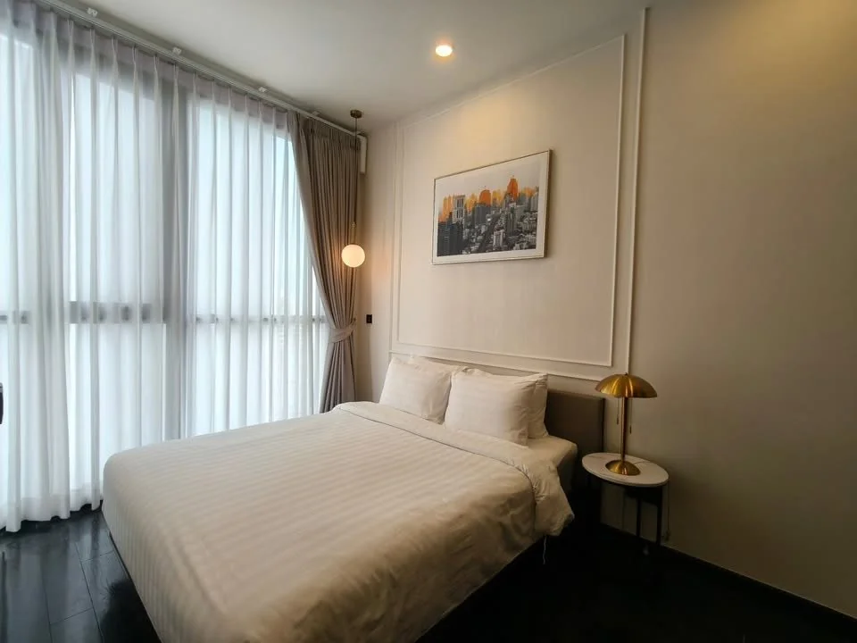 2 Bedroom condo in Park Origin Thonglor