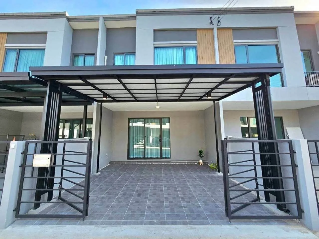 3 Bedroom condo in Pleno Sukhumvit-Bangna 2