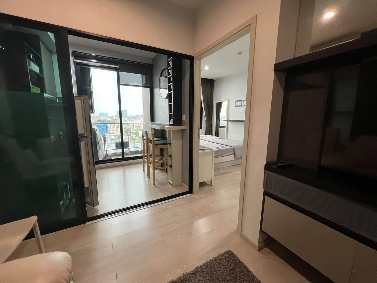 1 Bedroom condo in The Gallery Bearing