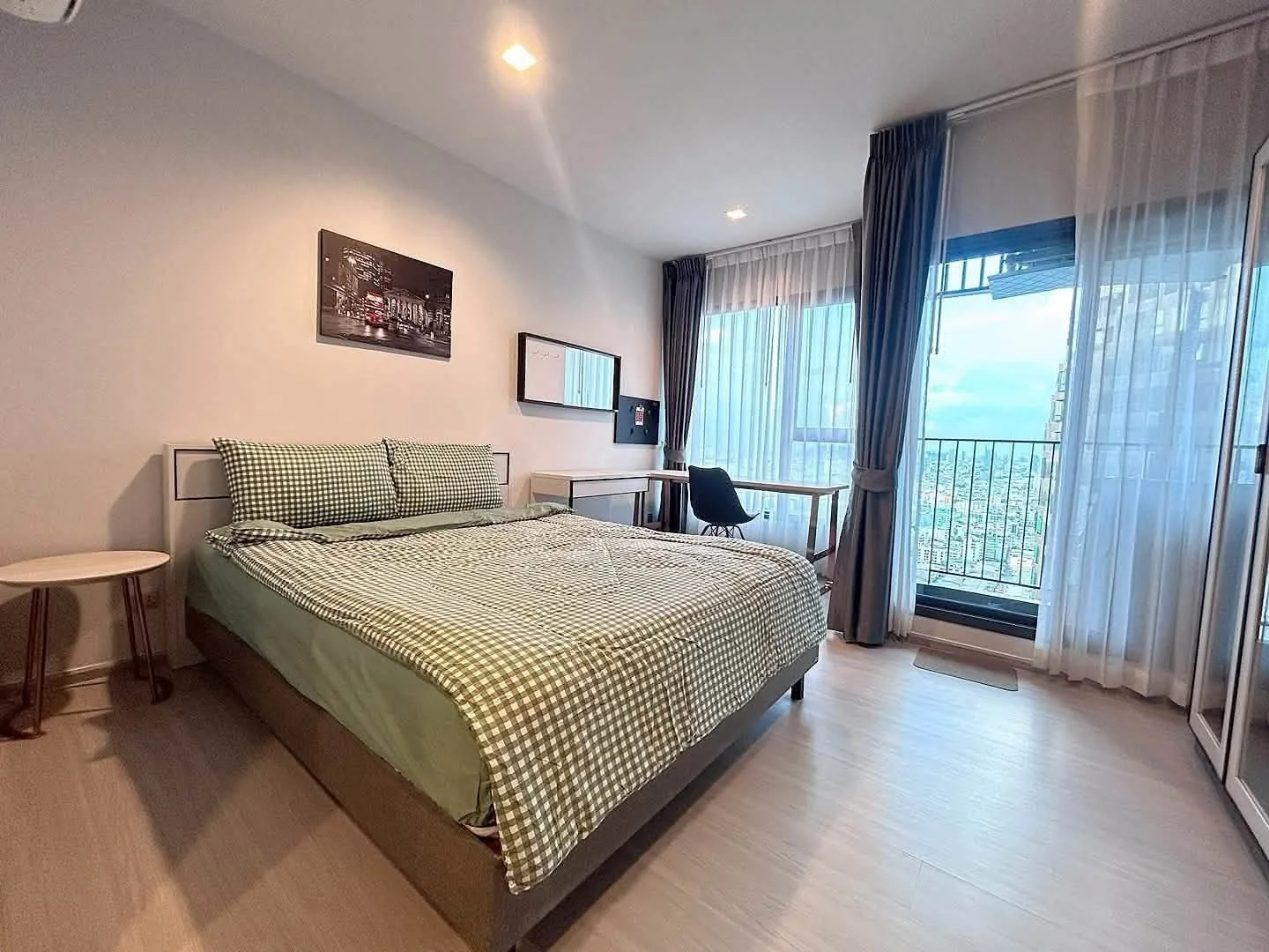Studio condo in Life Asoke-Rama 9