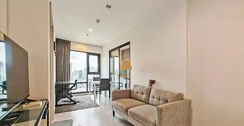 1 Bedroom condo in Rhythm Sukhumvit 36-38