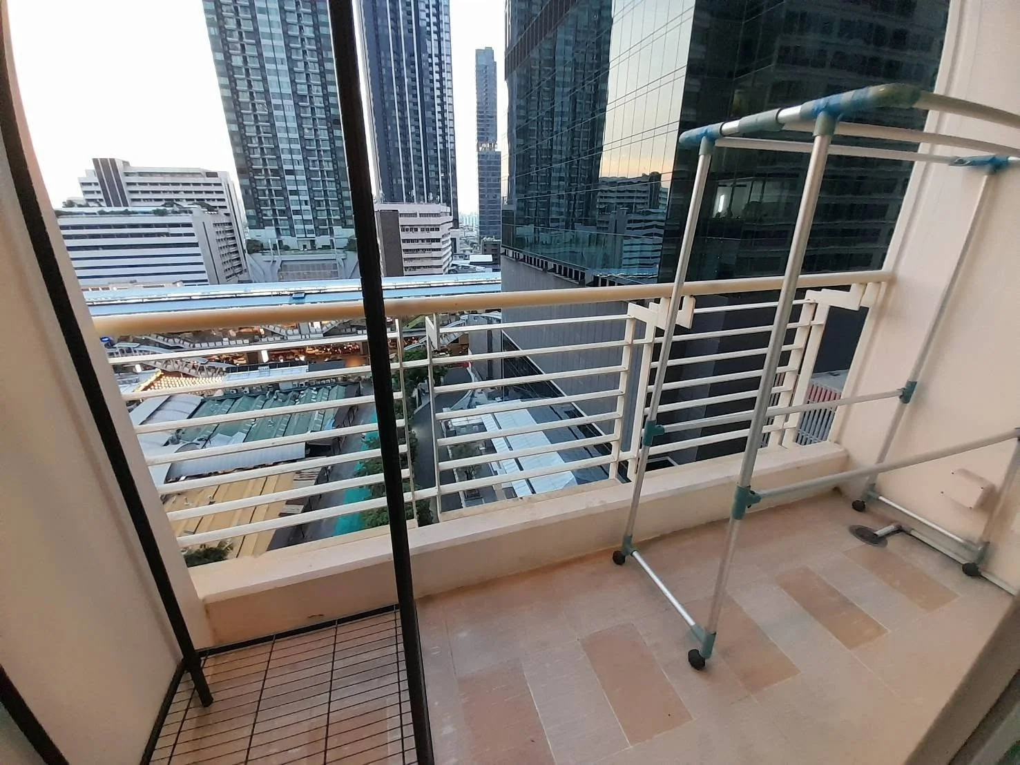 1 Bedroom condo in Baan Klang Krung Siam-Pathumwan