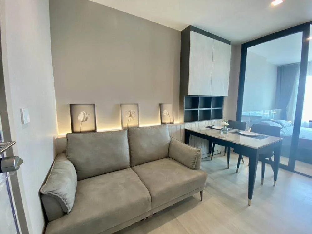1 Bedroom condo in Life One Wireless