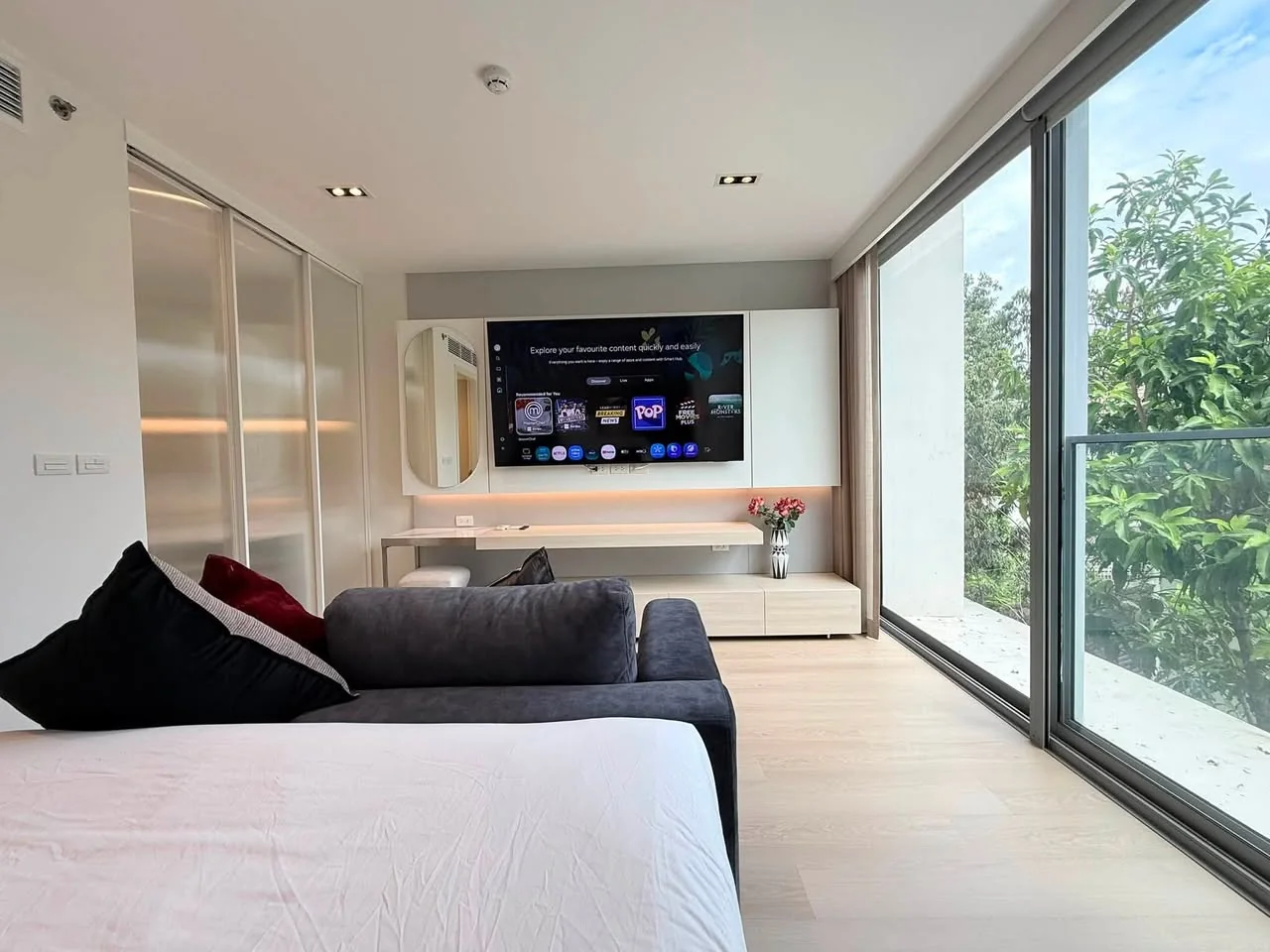 Studio condo in SCOPE Promsri