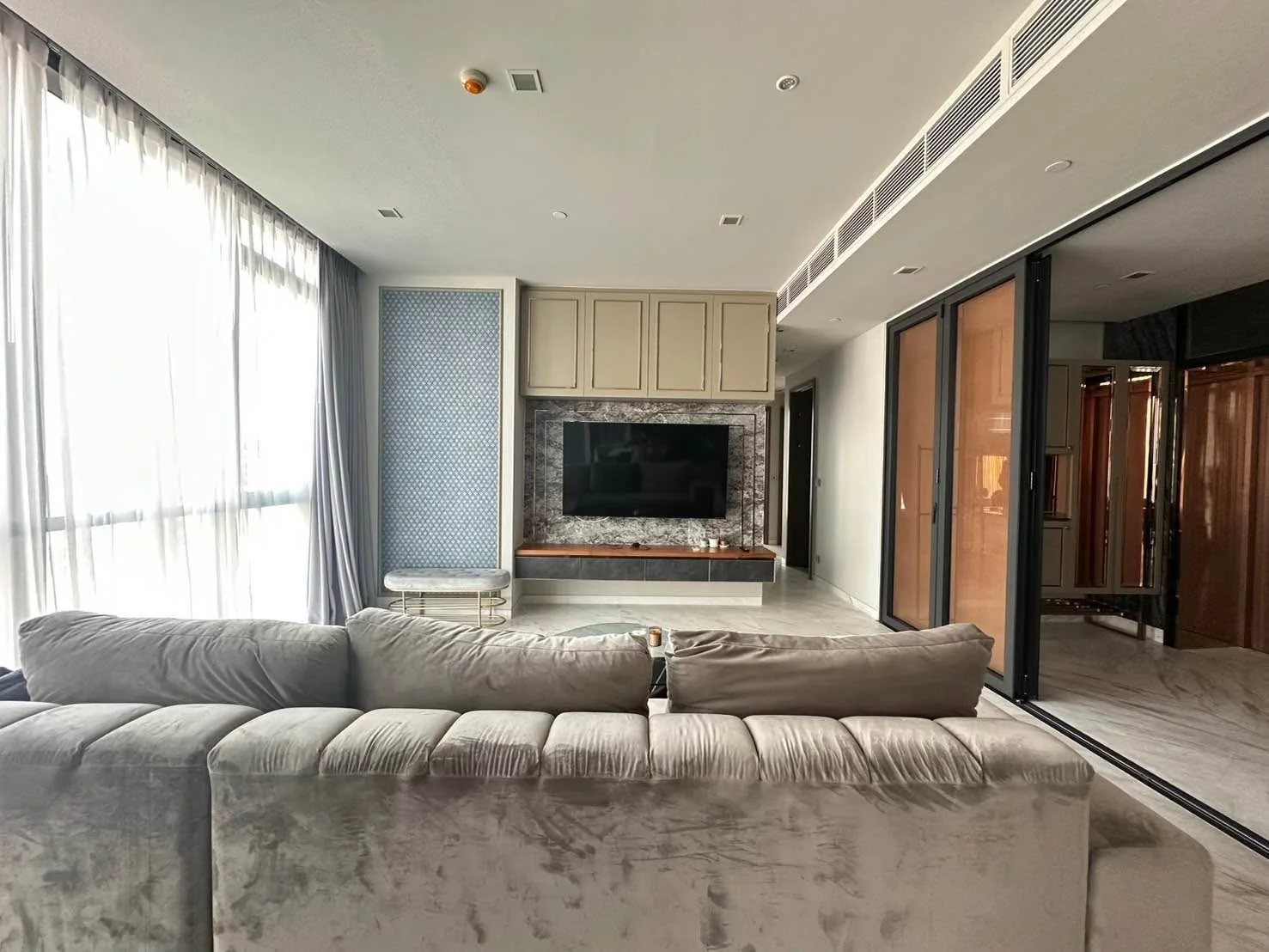 2 Bedroom condo in The Monument Thonglor