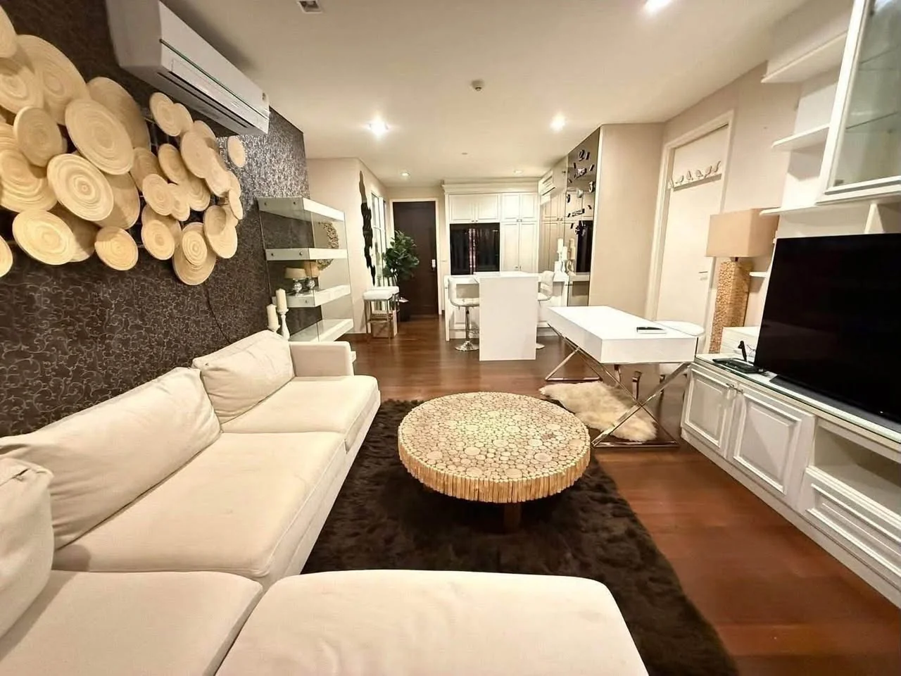 2 Bedroom condo in Ivy Thonglor