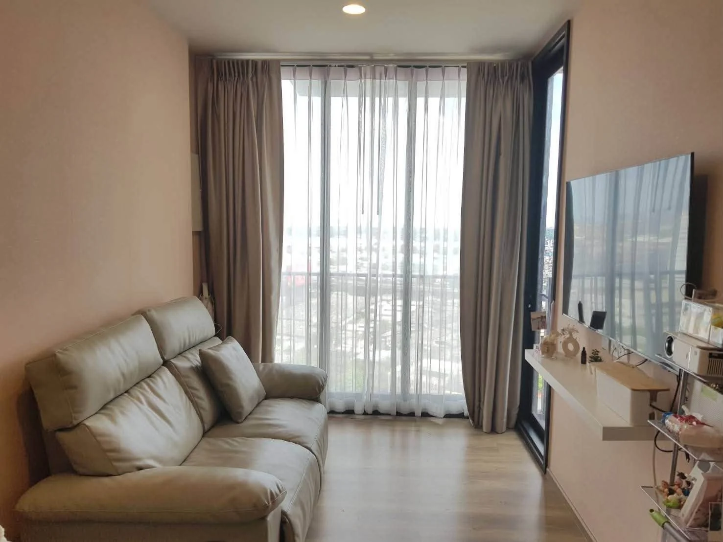 1 Bedroom condo in Oka Haus Sukhumvit 36
