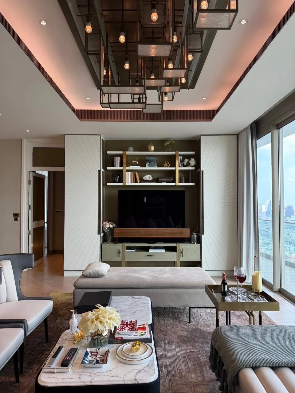 3 Bedroom condo in The Residences At Mandarin Oriental