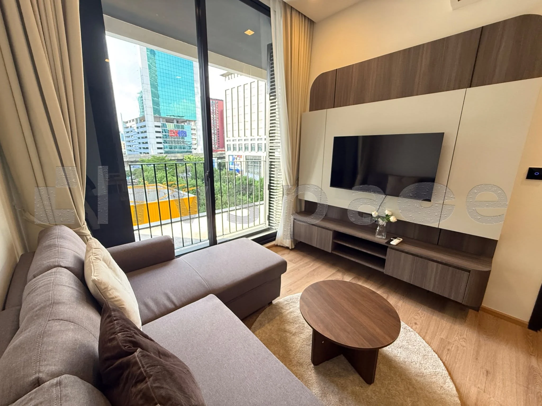 1 Bedroom condo in Noble Around Ari