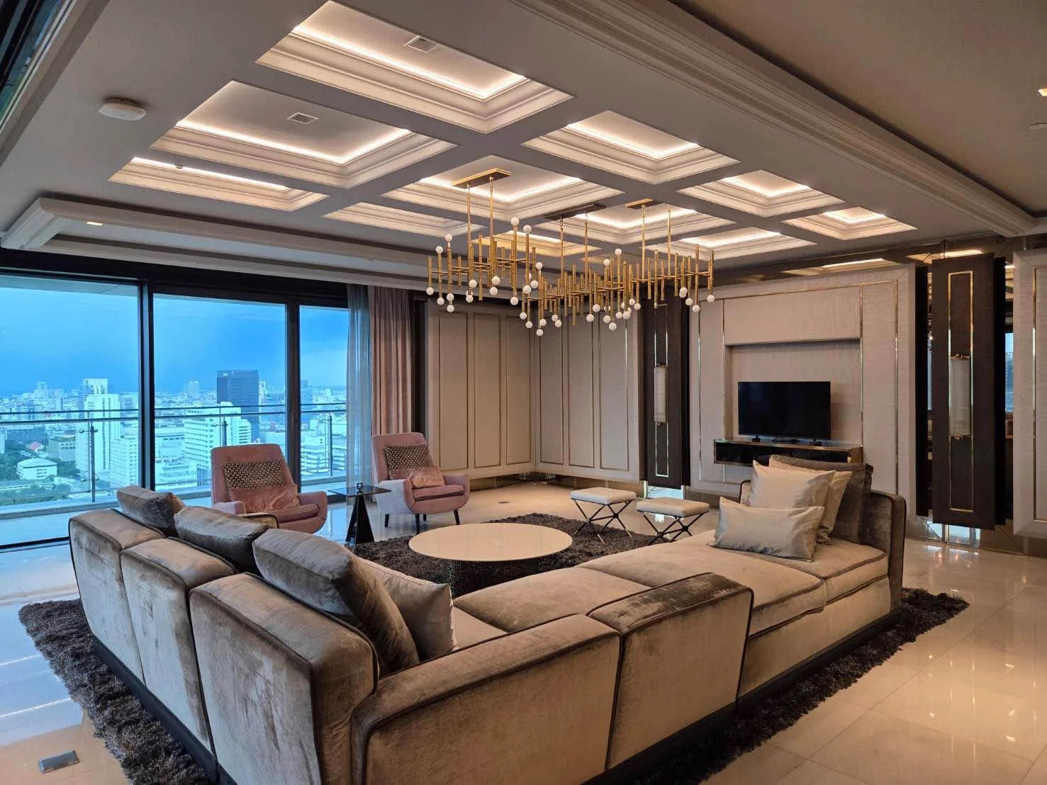 4 Bedroom condo in The St. Regis Bangkok (Residences)