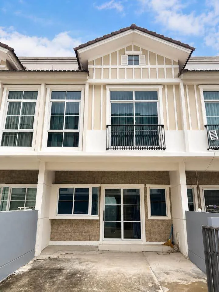 2 Bedroom condo in Indy Bangna-Ramkhamhaeng 2
